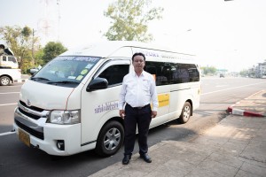 รถตู้ให้บริการลูกค้า             